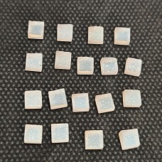 White druzy 5x5mm square 0.93 cts